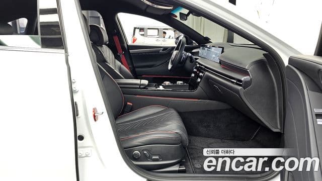 Genesis G80 (RG3) бензин 2.5 турбо 2WD, 2025 11