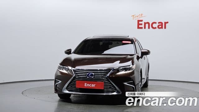 Lexus New ES300h XV60, 2017 3