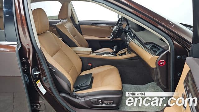 Lexus New ES300h XV60, 2017 11