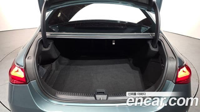 Mercedes-Benz E-класс W214 Avantgarde, 2025 21