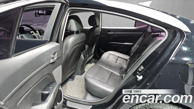 Hyundai Avante AD 1.6 GDI Smart, 2016 19