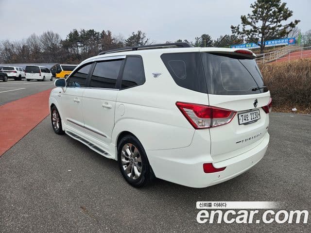 KG모빌리티(SsangYong) Korando 투리스모 4WD TX 11인승, 2017 4