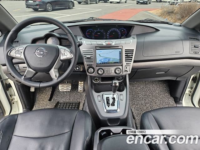 KG모빌리티(SsangYong) Korando 투리스모 4WD TX 11인승, 2017 7