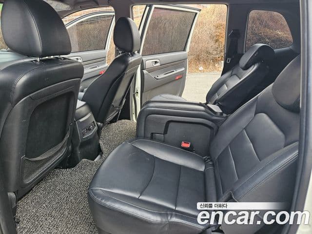 KG모빌리티(SsangYong) Korando 투리스모 4WD TX 11인승, 2017 9