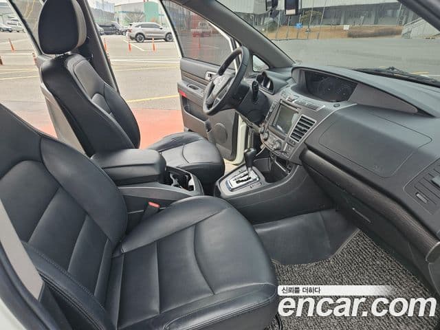 KG모빌리티(SsangYong) Korando 투리스모 4WD TX 11인승, 2017 10