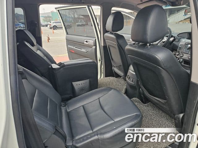 KG모빌리티(SsangYong) Korando 투리스모 4WD TX 11인승, 2017 11