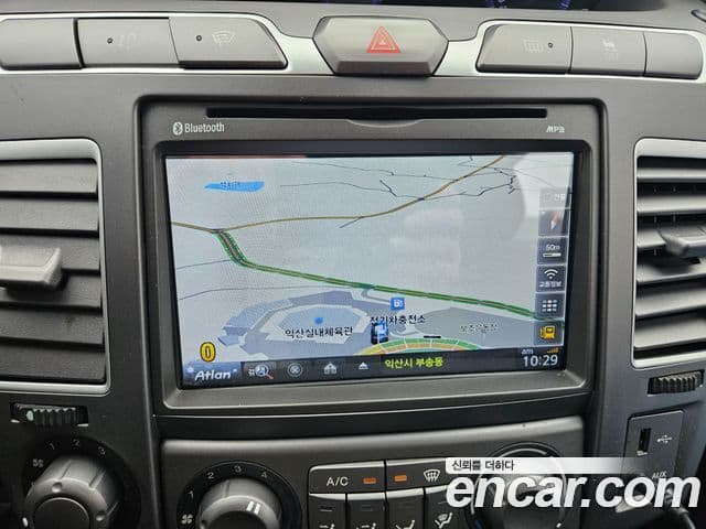 KG모빌리티(SsangYong) Korando 투리스모 4WD TX 11인승, 2017 13