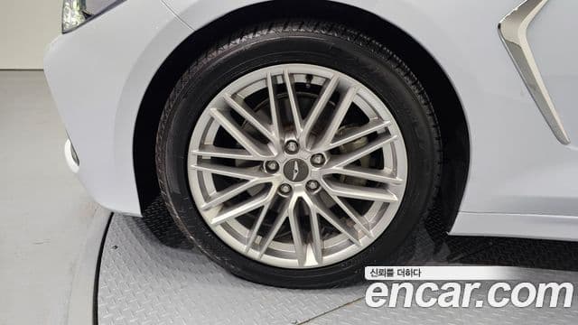 Genesis G70 Elite, 2019 19