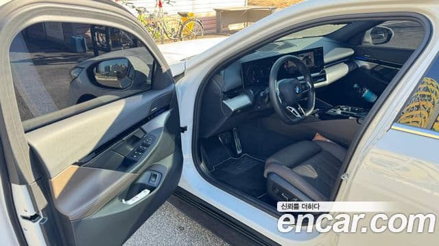 BMW 5시리즈 (G60) 523d xDrive M Sport, 2024 10