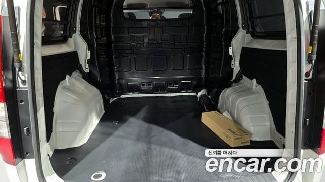 Hyundai Staria Modern, 2025 20