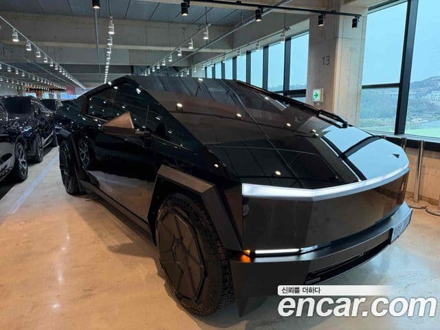 Tesla 사이버트럭, 2025 1