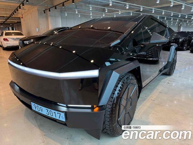 Tesla 사이버트럭, 2025 7