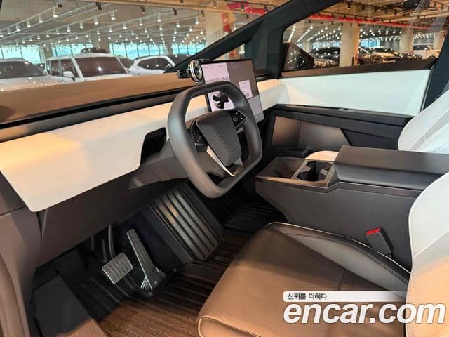Tesla 사이버트럭, 2025 2