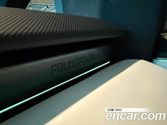 Tesla 사이버트럭, 2025 все фото