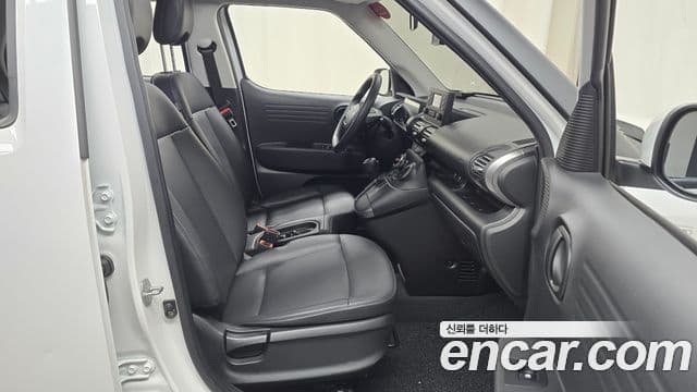 Hyundai Casper турбо D Essential Light, 2024 11