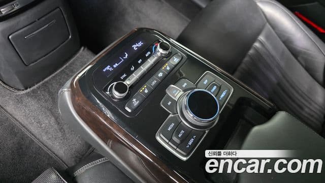 Genesis EQ900 Premium Luxury, 2018 18