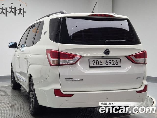 KG모빌리티(SsangYong) Korando 투리스모 4WD GT 9인승, 2015 2