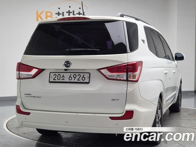 KG모빌리티(SsangYong) Korando 투리스모 4WD GT 9인승, 2015 3