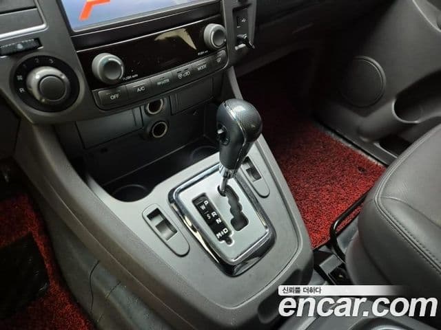 KG모빌리티(SsangYong) Korando 투리스모 4WD GT 9인승, 2015 8