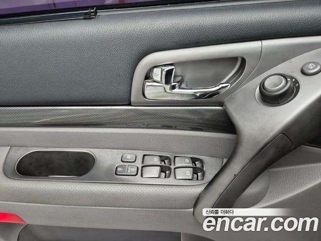 KG모빌리티(SsangYong) Korando 투리스모 4WD GT 9인승, 2015 18