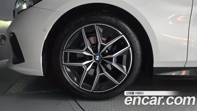 BMW 5시리즈 (G60) 520i M Sport, 2025 все фото