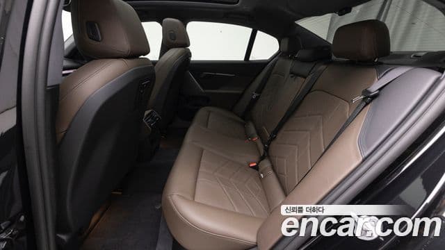 BMW 5시리즈 (G60), 2025 12