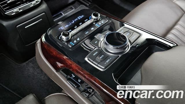 Genesis EQ900 Premium Luxury, 2017 18