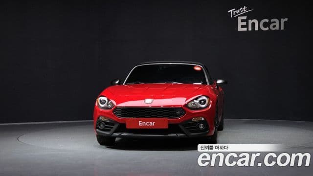 Fiat 124 스파이더 1.4 Abarth, 2017 3