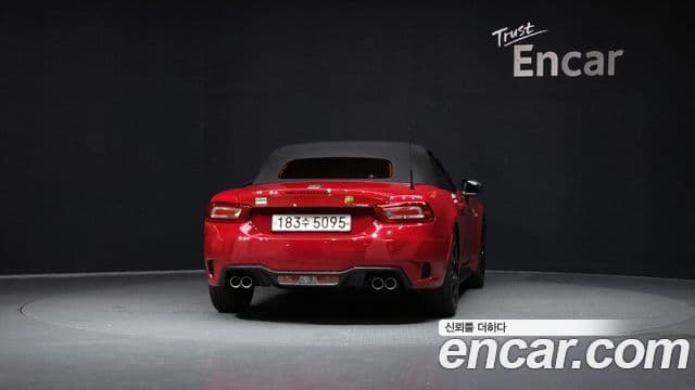 Fiat 124 스파이더 1.4 Abarth, 2017 4