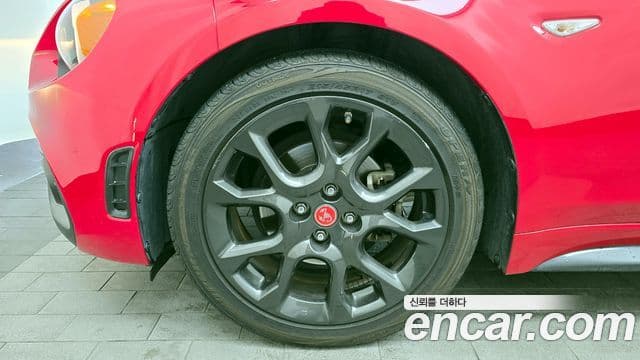 Fiat 124 스파이더 1.4 Abarth, 2017 все фото