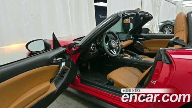 Fiat 124 스파이더 1.4 Abarth, 2017 10