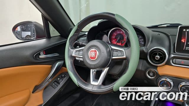 Fiat 124 스파이더 1.4 Abarth, 2017 12