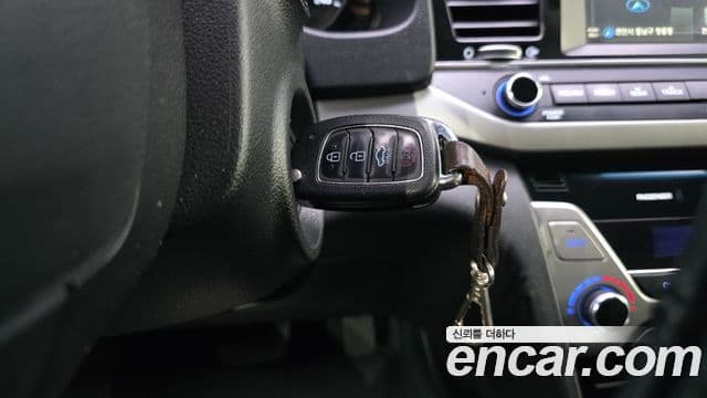 Hyundai Avante AD 1.6 GDI Smart, 2017 19