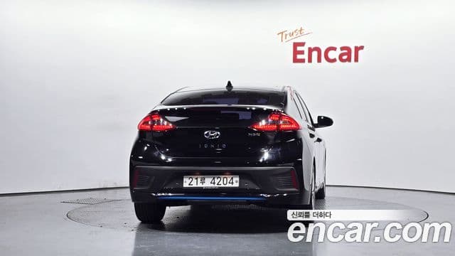 Hyundai Ioniq гибрид, 2018 4