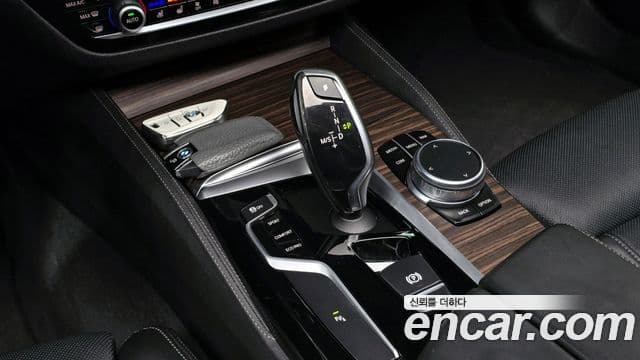 BMW 5시리즈 (G30) 530i Luxury Plus, 2018 9
