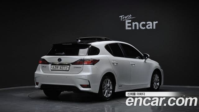 Lexus CT200h ZWA10, 2015 2