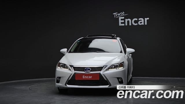 Lexus CT200h ZWA10, 2015 3