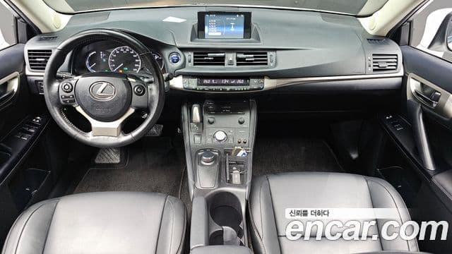 Lexus CT200h ZWA10, 2015 7
