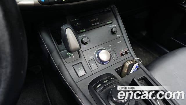 Lexus CT200h ZWA10, 2015 9