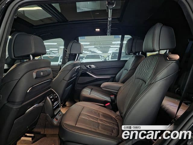 BMW X7 (G07) xDrive 40i M Sport 6인승, 2024 8