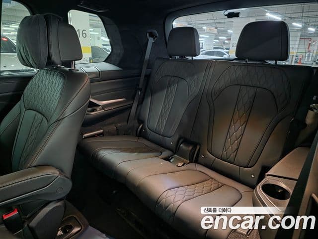 BMW X7 (G07) xDrive 40i M Sport 6인승, 2024 9