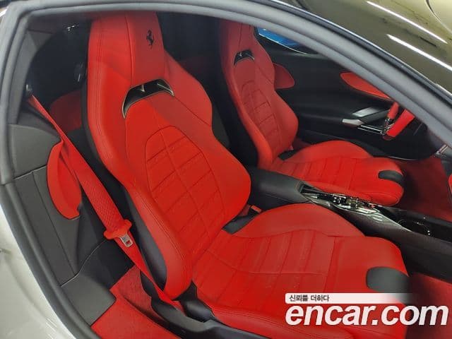 Ferrari SF90 스트라달레, 2021 17