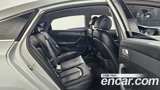 Hyundai LF Sonata Premium, 2017 12