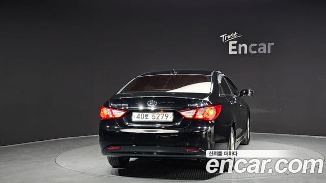 Hyundai YF Sonata люксовая версия, 2010 4