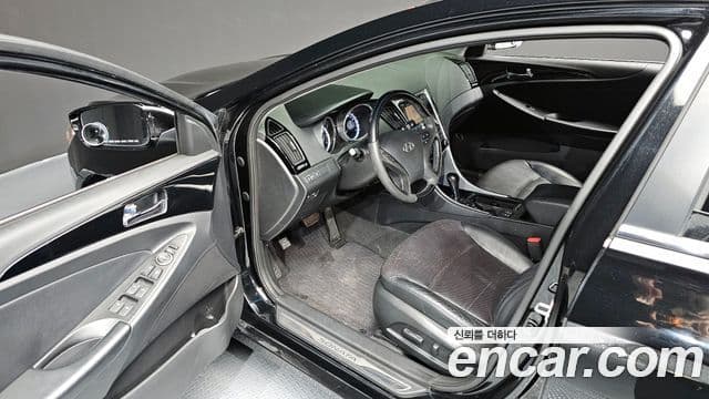 Hyundai YF Sonata люксовая версия, 2010 10