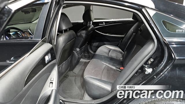 Hyundai YF Sonata люксовая версия, 2010 11