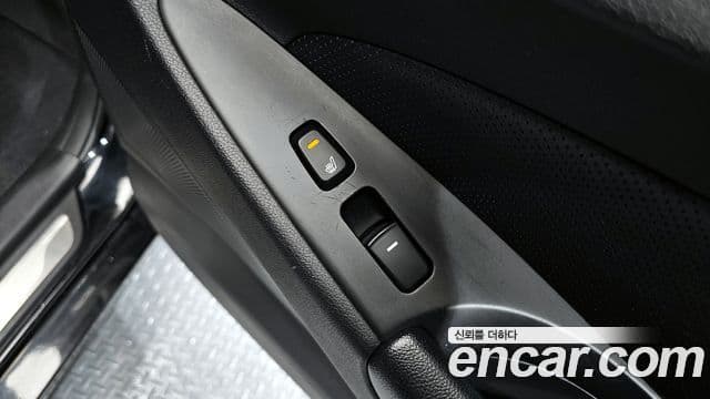 Hyundai YF Sonata люксовая версия, 2010 19