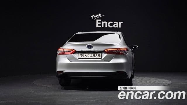 Toyota 캠리 (XV70) 2.5 LE гибрид, 2021 4