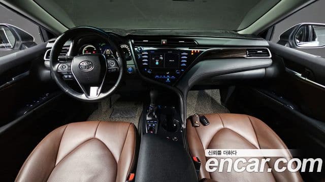 Toyota 캠리 (XV70) 2.5 LE гибрид, 2021 7