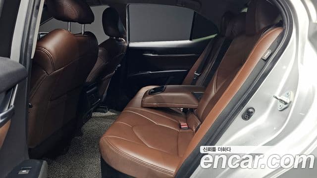 Toyota 캠리 (XV70) 2.5 LE гибрид, 2021 12